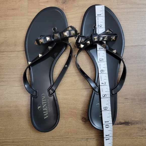 Valentino Garavani Rockstud Rubber PVC Sandals - Picture 15 of 16